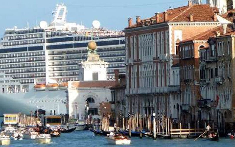 venezia_smog_navi-800x500_c