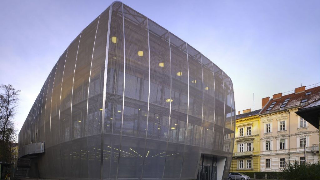 wpid-25797_PremierFIGFacciatarealizzatacontessutometallicoMumuthMusicTheateraGrazAustriaUNStudio.jpg