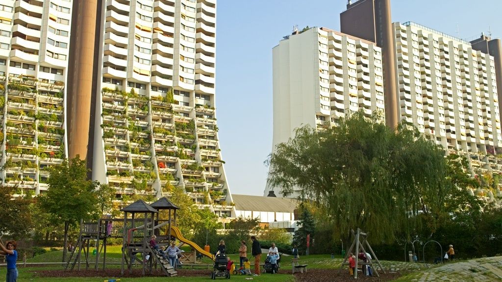 wpid-26140_socialhousing.jpg