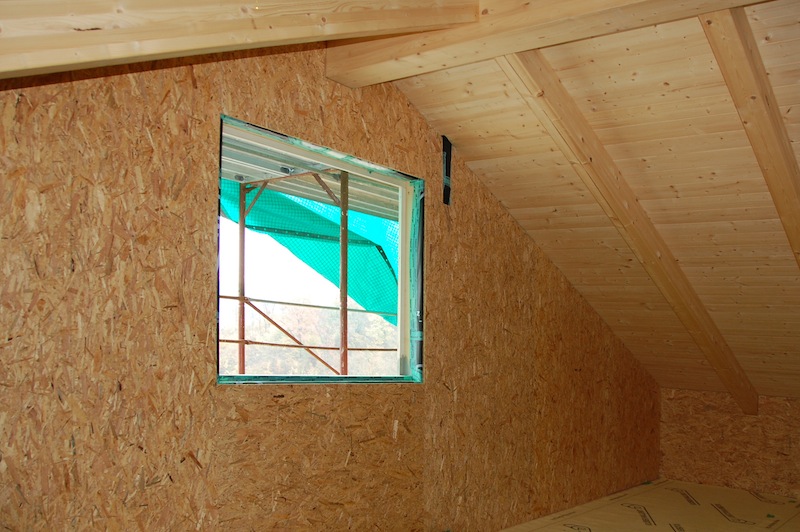 Edificio a telaio controventato all’interno con pannelli OSB (Foto Davide Maria Giachino)