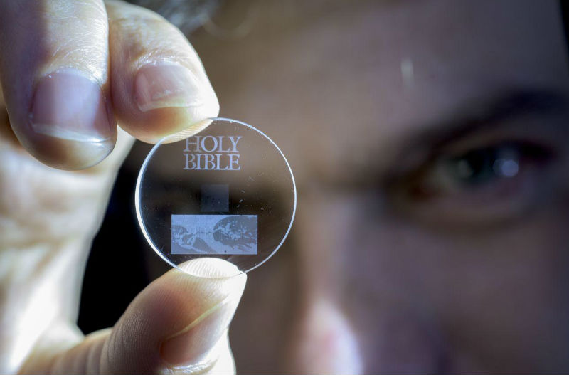 La Bibbia in un disco di cristallo 5D (Fonte: University of Southampton)