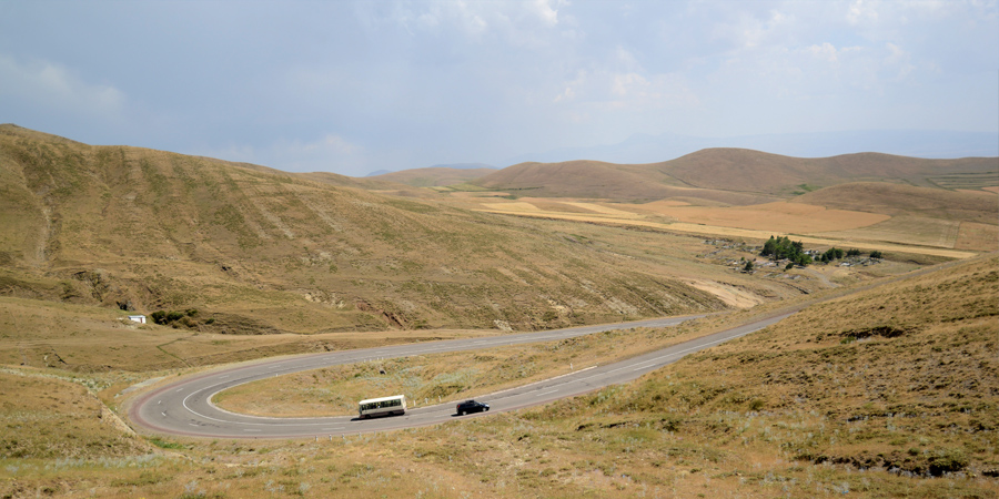 Esempio di tornante in Armenia (Fonte: Lotti)