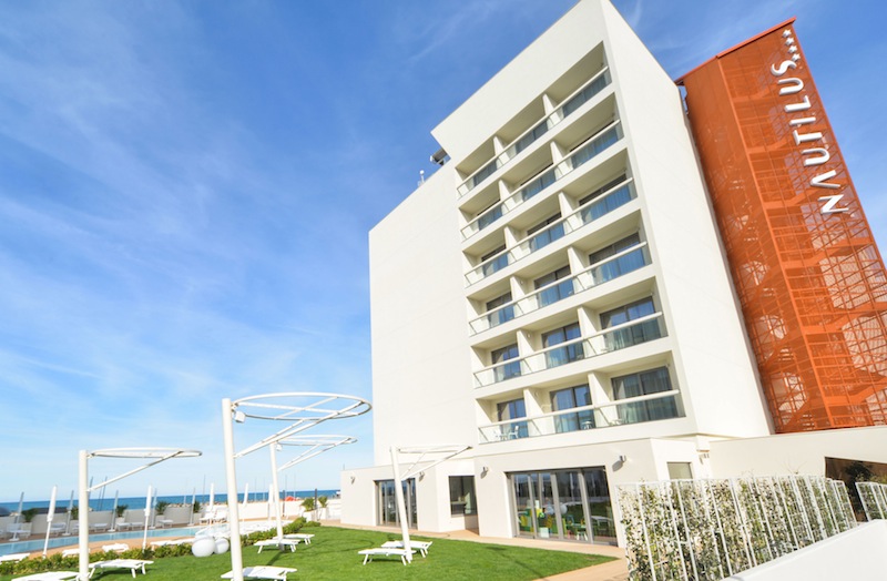 L'Hotel Nautilus di Pesaro, la struttura ricettiva in legno più alta d'Europa