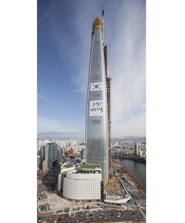 Lotte World Tower, in costruzione a Seoul (foto: Lotte World Tower & Mall)