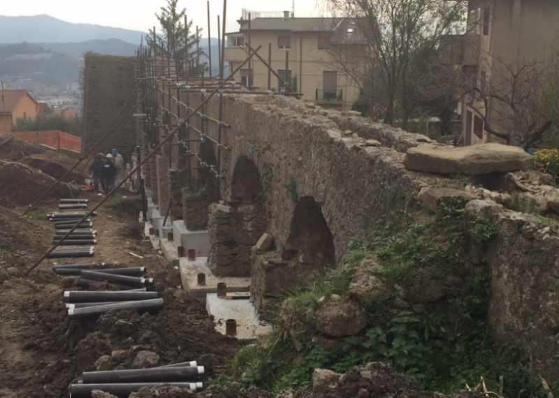 Micropali con tubi camicia in muratura in sasso