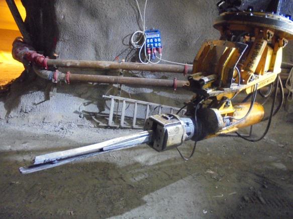 Strumentazione “Drill & Split” per la frantumazione della roccia (Condotte SpA).