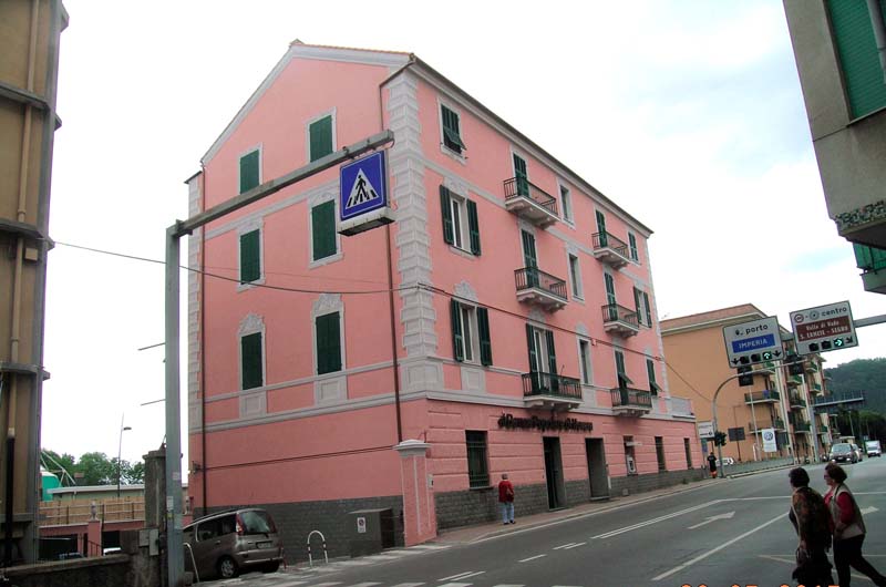 L'edificio pluripiano a Vado Ligure dopo l'intervento