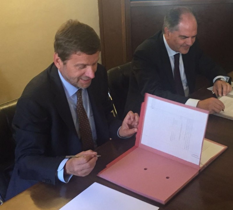 Firma accordo Enea-Mipaaf. Federico Testa e Giuseppe Castiglione.