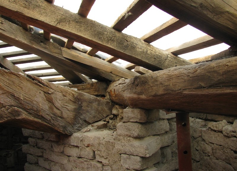 Murature e strutture in legno di cui valutare il comportamento sismico (Foto Federica Ottoni)