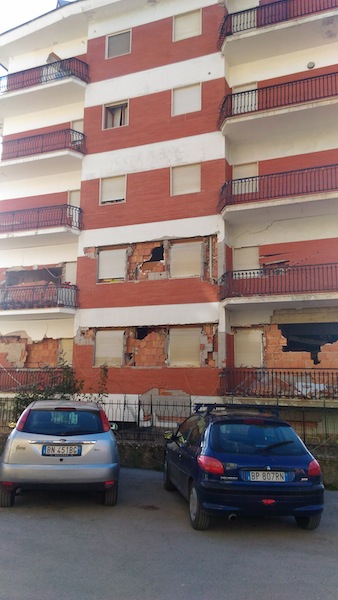 Amatrice-Lesione e crollo delle tamponature
