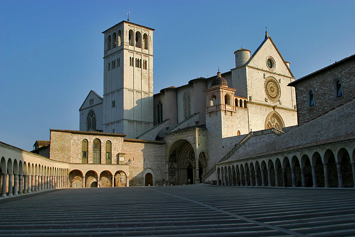 La basilica di Assisi in uno scatto recente (Fonte: Flickr Aaron Logan)