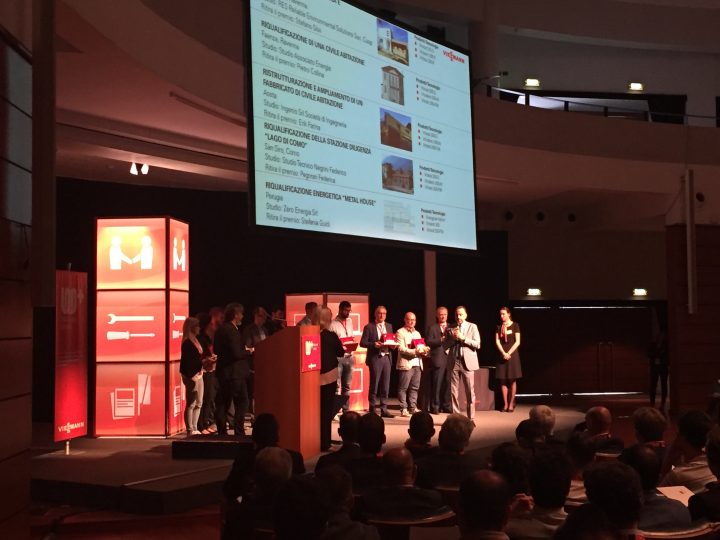 Un momento della premiazione dei vincitori del Concorso di Idee 2016 durante il Convegno annuale Viessmann