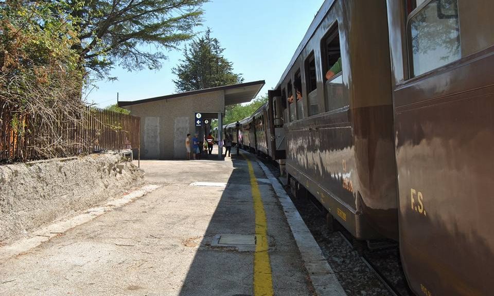 Il treno storico Lioni - Rocchetta Sant’Antonio, attivato dal 25 al 27 agosto in occasione dello Sponz Fest 2017