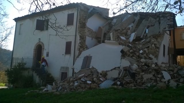 Come nasce un nucleo operativo per l’emergenza? L’esempio milanese Come nasce un nucleo operativo per l’emergenza? L’esempio milanese