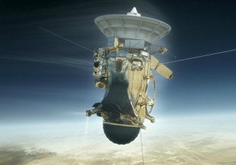 La sonda Cassini al lavoro nello spazio