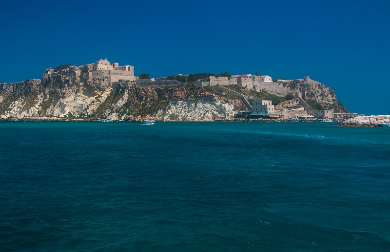 L'isola di San Nicola nell'arcipelago delle Isole Tremiti