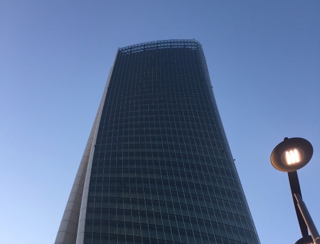 Torre Generali di CityLife a Milano- le immagini del grattacielo quasi completo