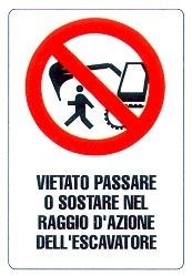 Vietato passare nel raggio d’azione dell’escavatore