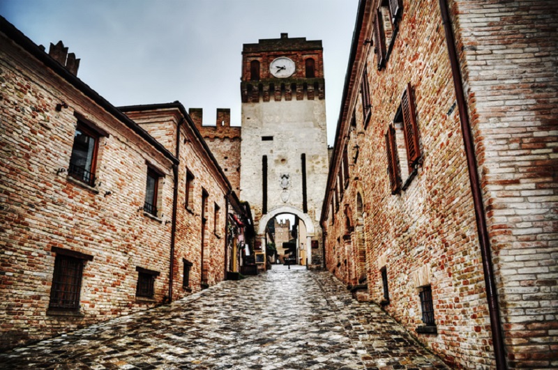 Per la Rocca di Gradara nelle Marche un milione di euro destinato alla prevenzione del rischio sismico e al restauro.