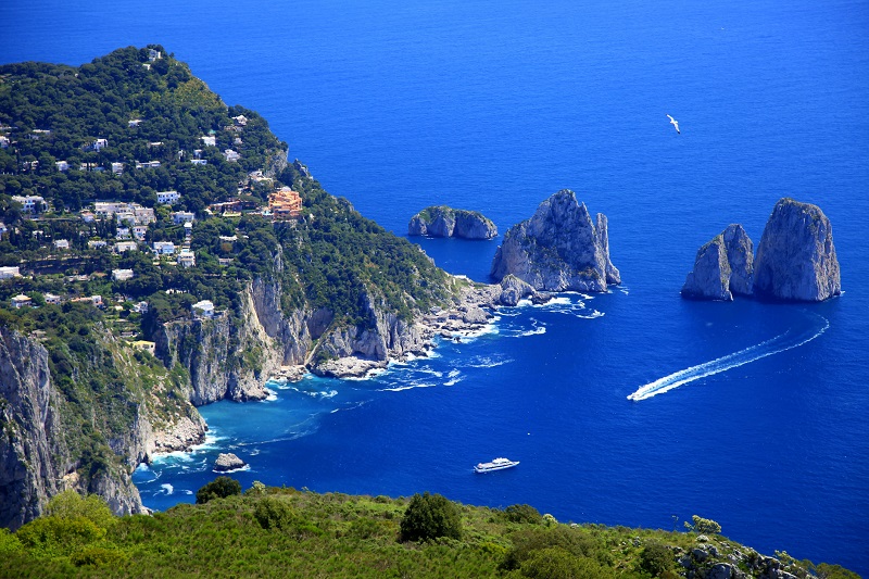 Capri e i suoi faraglioni