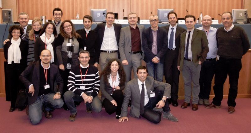 Il Network CasaClima Verona: foto del gruppo scattata all’atto della costituzione, nel 2012. Presente anche il Direttore dell’Agenzia Ulrich Santa
