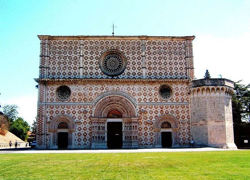 La Basilica di Santa Maria di Collemaggio a L'Aquila