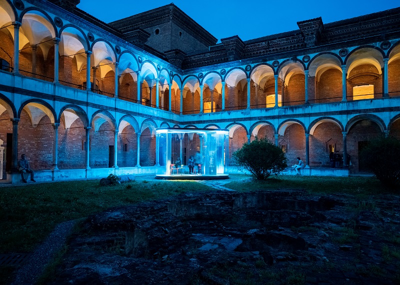 L'interno della Ca' Granda con l'installazione Cells - photo by Edoardo Delille, Courtesy Platek