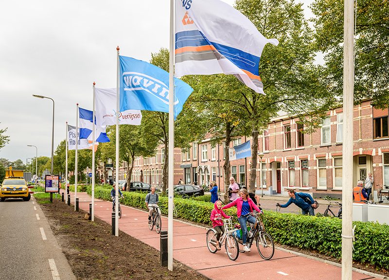 A Zwolle, nei Paesi Bassi, è stata inaugurata la prima pista ciclabile in plastica riciclata: PlasticRoad. KWS, Wavin e Total, hanno unito le loro conoscenze, esperienze e risorse per costruire la prima strada realizzata in plastica riciclata al 100% – Ph: Arnold Reyneveld