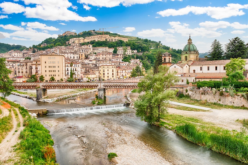 Veduta di Cosenza e del fiume Crati
