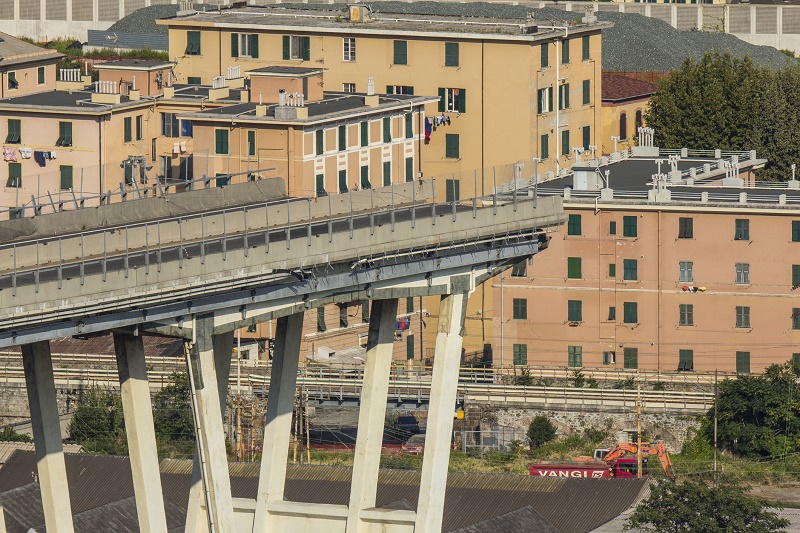 Genova il ponte Morandi dopo il crollo