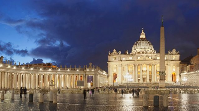 L’esenzione Ici alla Chiesa Cattolica viola le regole Ue, lo Stato italiano deve recuperare le imposte L’esenzione Ici alla Chiesa Cattolica viola le regole Ue, lo Stato italiano deve recuperare le imposte